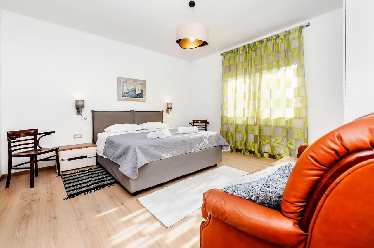 Apartments El Corsaro ロヴィニ エクステリア 写真