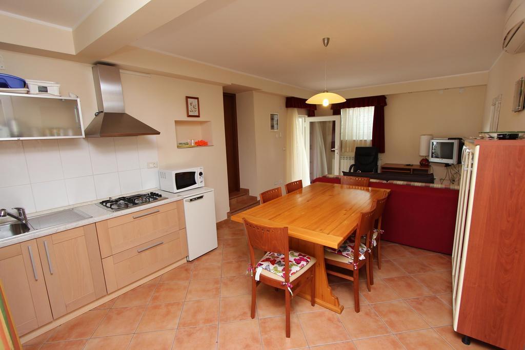 Apartments El Corsaro ロヴィニ 部屋 写真