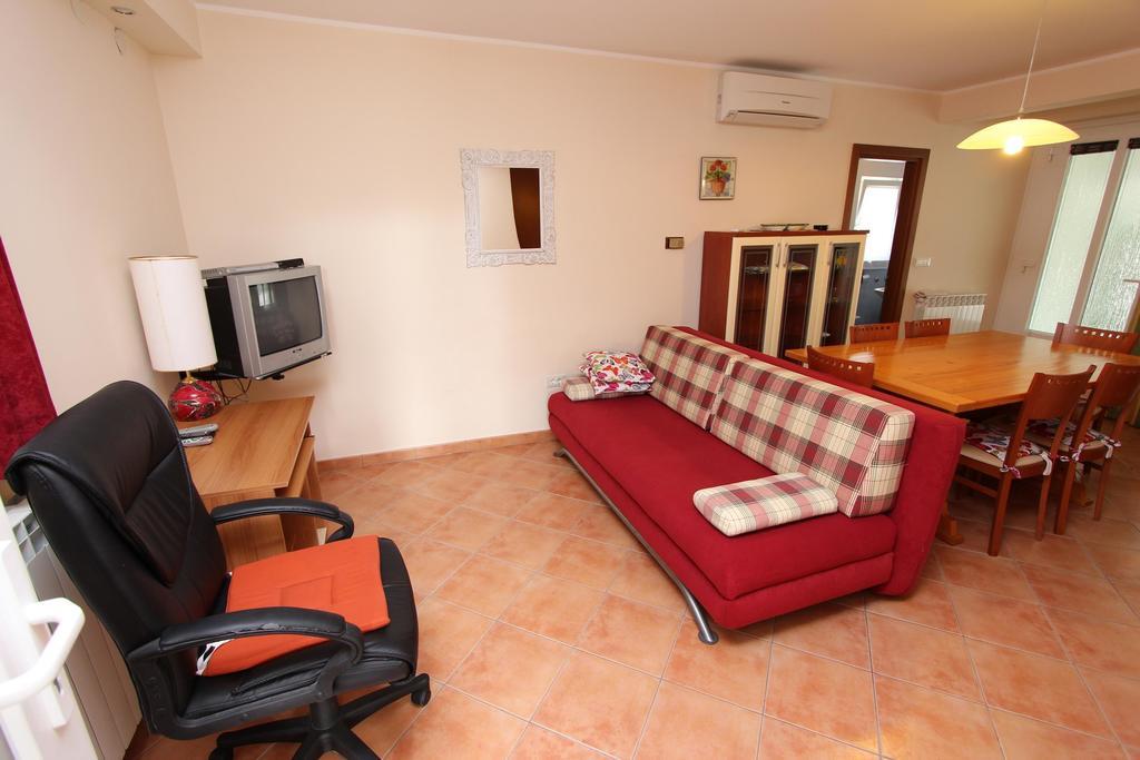 Apartments El Corsaro ロヴィニ 部屋 写真
